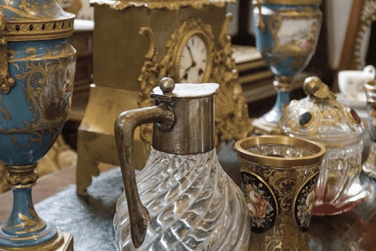 Eski Fine Arts and Antiques