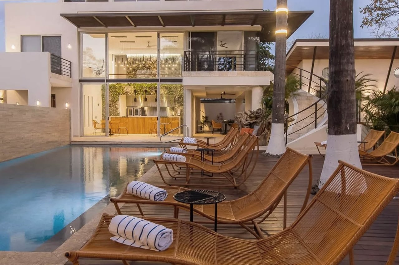 Off The Grid at Mother Earth Vegan Hotel