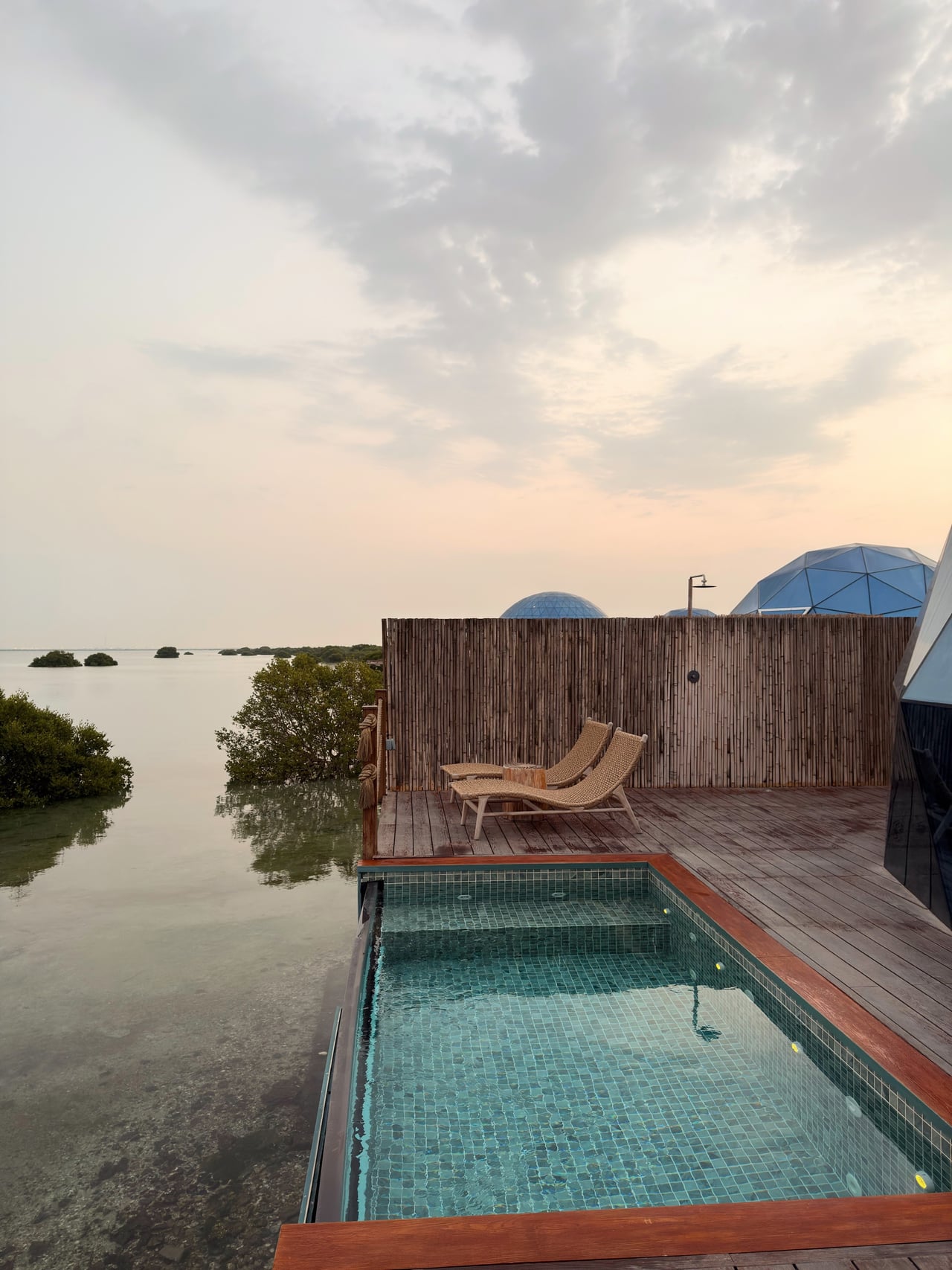 A temperature-controlled infinity plunge pool meeting the horizon